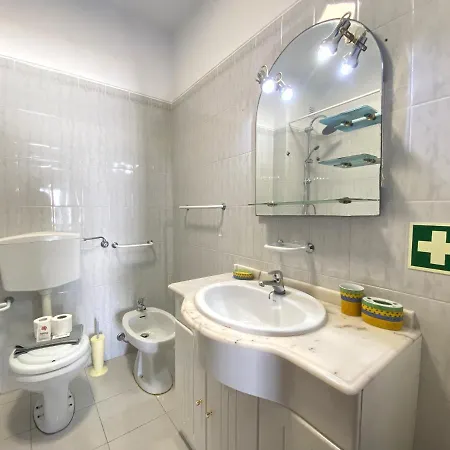 8 By Homing アパート アルブフェイラ