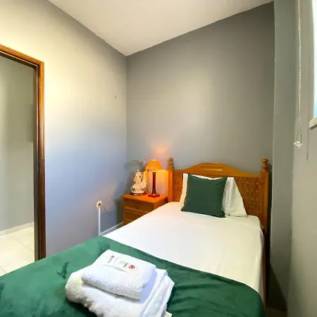 8 By Homing アパート アルブフェイラ